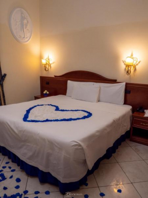 Отель Caroline Suite  Рим
